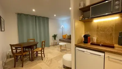 Cuisine ou kitchenette dans l'établissement L'Oxalis doré