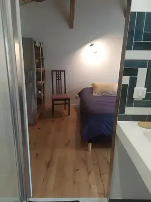 Coin salon dans l'établissement Gîte avec jardin