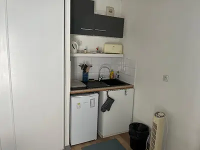 Cuisine ou kitchenette dans l'établissement Studio et box 2 arrêts tram Partdieu, 4 du Groupama Stadium avec le tramway T3