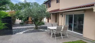 Jardin de l'établissement Escapade relaxante Jonage