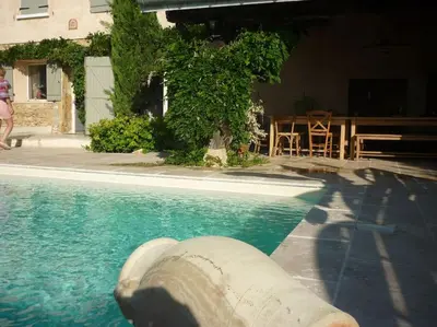 Piscine de l'établissement Beaujolais Charentay lyon Maison avec piscine ou située à proximité