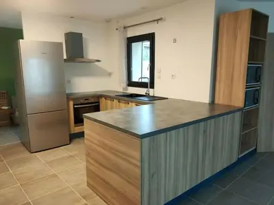 Cuisine ou kitchenette dans l'établissement Villa - Saint Bonnet de Mure