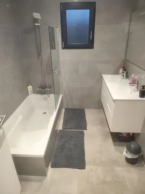 Salle de bains dans l'établissement Chambre spacieuse #1
