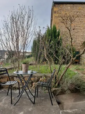 Jardin de l'établissement Charmante maison de famille près de Lyon