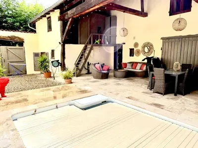 Coin salon dans l'établissement Maison La Réclusière 4 étoiles - Piscine