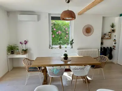 Plan de l'établissement Agréable maison rénovée, en ville et au calme !