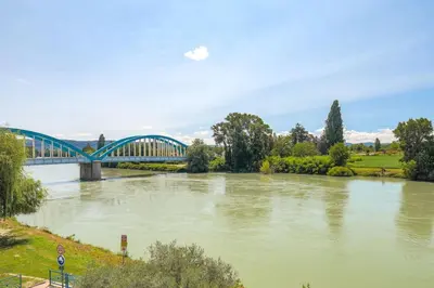 Vue sur la rivière ou le fleuve situé(e) à proximité de l'appartement