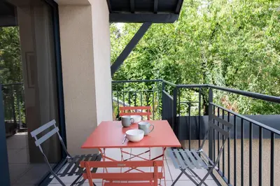 Balcon ou terrasse dans l'établissement Suite Kella 2 - Tassin - Beau studio rénové
