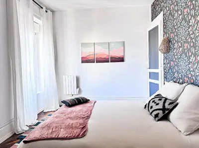 Un ou plusieurs lits dans un hébergement de l'établissement Suite Flamenco - Appartement 6 personnes - Check in h24 & Wifi