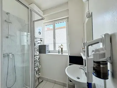 Salle de bains dans l'établissement Suite Flamenco - Appartement 6 personnes - Check in h24 & Wifi