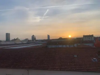 Lever ou coucher de soleil vu de l'appartement ou à proximité