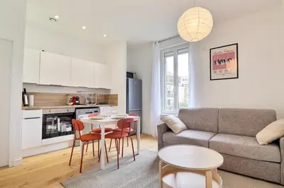 Cuisine ou kitchenette dans l'établissement L'Origami - Lovely Newly Renovated Apartment with garage - Villeurbanne