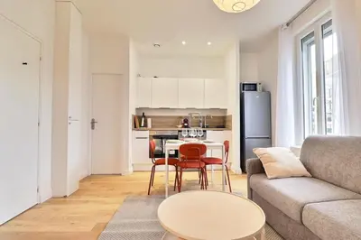 Cuisine ou kitchenette dans l'établissement L'Origami - Lovely Newly Renovated Apartment with garage - Villeurbanne