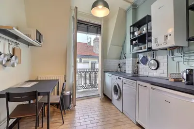 Cuisine ou kitchenette dans l'établissement Chaponnay - Superb T2 Apartment - Lyon 3rd