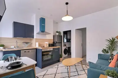 Cuisine ou kitchenette dans l'établissement The Cocoon - Studio-Apartment - Villeurbanne