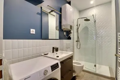 Salle de bains dans l'établissement The Cocoon - Studio-Apartment - Villeurbanne