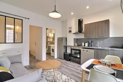 Cuisine ou kitchenette dans l'établissement Le Péri - T1 Apartment 4 Guests - Villeurbanne