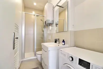 Salle de bains dans l'établissement Le Charpennes - Beautiful T1 Apartment - Villeurbanne