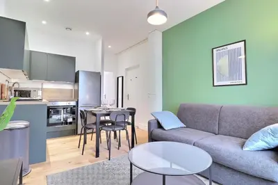 Cuisine ou kitchenette dans l'établissement The Tavira - Magnificent renovated T2 apartment - Villeurbanne