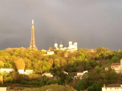 Plan de l'établissement Appart climatisé Terrasse Vue sur Lyon et les quais de Saône
