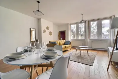 Coin salon dans l'établissement Le St Georges - Charming & Spacious flat - Lyon 5th