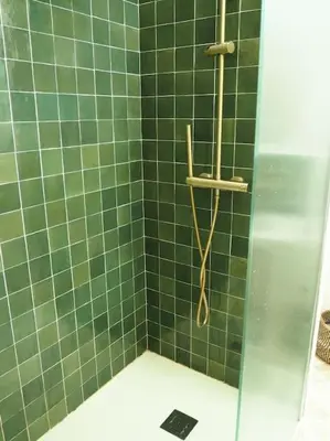Salle de bains dans l'établissement Charmante Grange aux Monts d'Or
