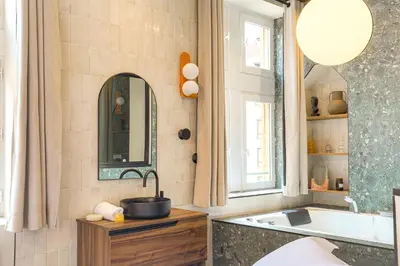 Salle de bains dans l'établissement LaBolla, charmant cocon avec spa, cœur de Lyon