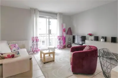 Coin salon dans l'établissement T2 calme avec parking entre Perrache et Confluence