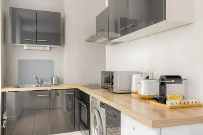 Cuisine ou kitchenette dans l'établissement Appartement cosy rénové, Hyper-centre Lyon