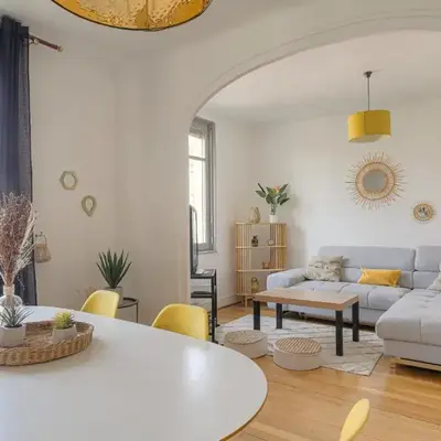 Chaleureux et Cosy avec parking privé
