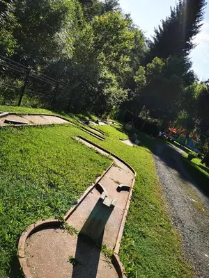 Jardin de l'établissement Bungalow camping 3 étoiles
