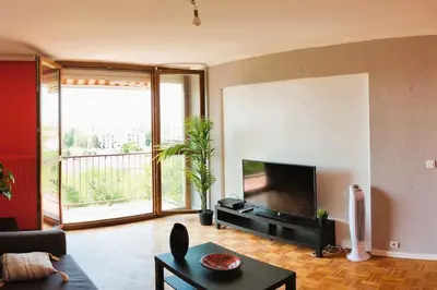 Coin salon dans l'établissement Résidence du Parc de Lyon Est 102m2 pkg free