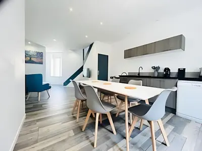 Cuisine ou kitchenette dans l'établissement Gite Le Cocon de Soie 4 à 5 pers