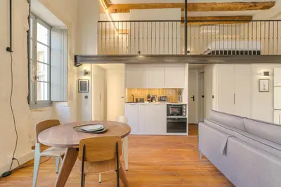 Cuisine ou kitchenette dans l'établissement Duplex lumineux et authentique, Vieux-Lyon