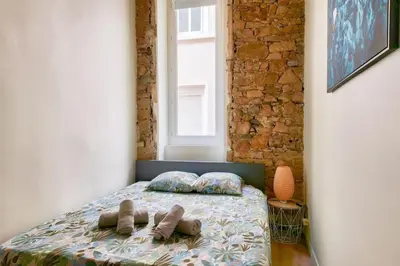 Plan de l'établissement 2BR flat near Louis Pradel metro station