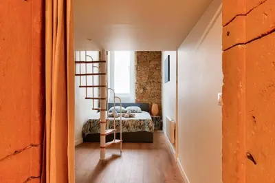 Plan de l'établissement 2BR flat near Louis Pradel metro station