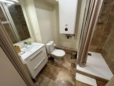 Salle de bains dans l'établissement L'Oasis de la pyramide