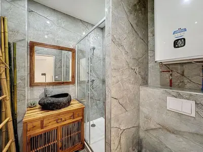 Salle de bains dans l'établissement Cosy appartement, Lyon Centre Capucins 1