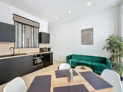 Cuisine ou kitchenette dans l'établissement Cosy appartement, Lyon Centre Capucins 1