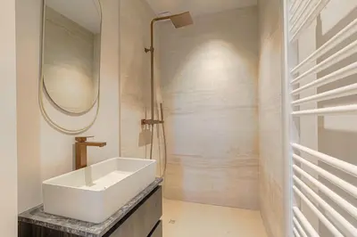Salle de bains dans l'établissement Joli duplex avec jardin, 2 personnes, Écully