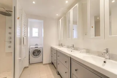 Salle de bains dans l'établissement Charmant et Chaleureux proche métro Gratte-Ciel