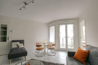 Coin salon dans l'établissement Appartement lumineux dans le quartier Jean Macé