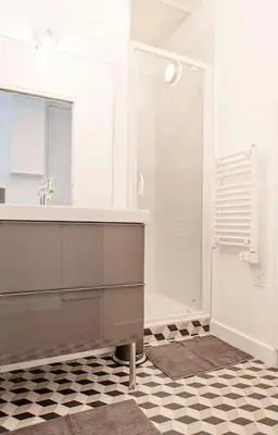 Salle de bains dans l'établissement Appartement calme et neuf au coeur de Lyon
