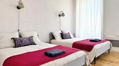Un ou plusieurs lits dans un hébergement de l'établissement Cinnabar - Appartement 10 personnes - Check in h24 & Wifi