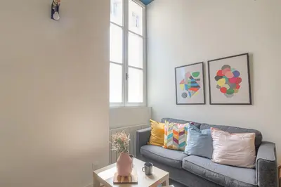 Coin salon dans l'établissement Atypique et Cosy Hôtel de Ville et quais du Rhône