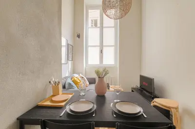 Plan de l'établissement Cosy et Charmant Hôtel de Ville et quais du Rhône