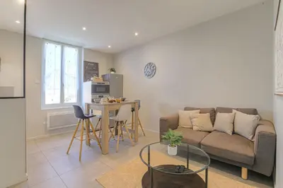 Cuisine ou kitchenette dans l'établissement Convivial et Calme proche Parilly et Gerland
