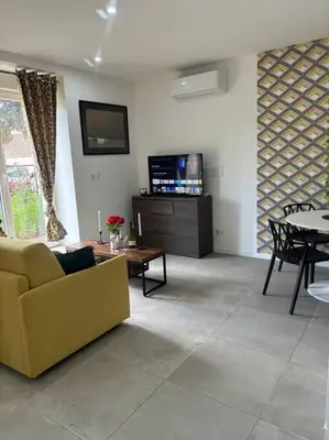 Télévision ou salle de divertissement dans l'établissement Mozart Cosy Love room