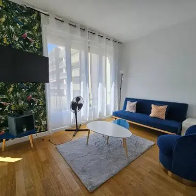 Studio moderne et lumineux