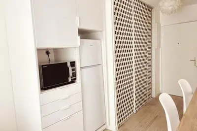 Cuisine ou kitchenette dans l'établissement Studio moderne avec parking - Quartier Montchat